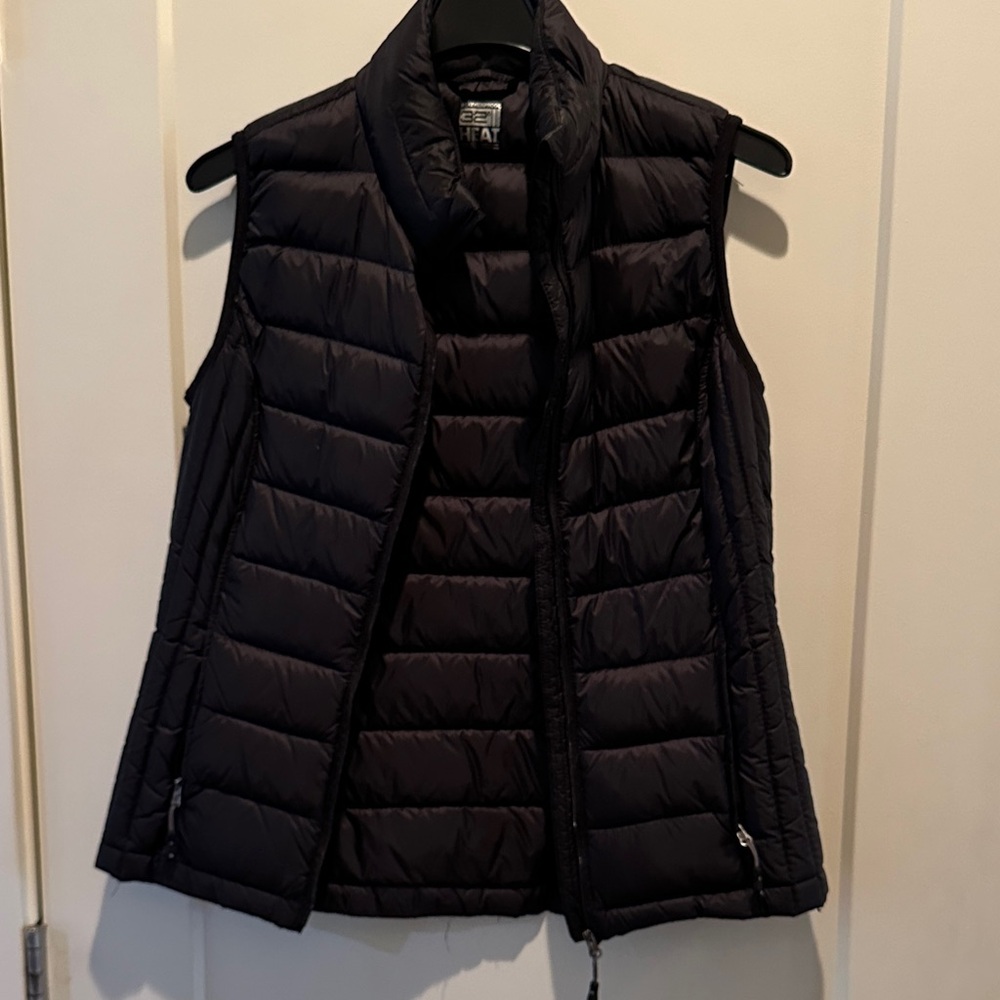 32 Degrees Women's Black Puffer Vest